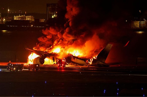 5 died in collision of 2 planes at Tokyo’s Haneda Airport