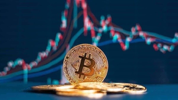 Bitcoin projects 152% growth in 2023