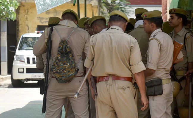 Cop Injured by Gunshot During Clash Between Two Groups in UP