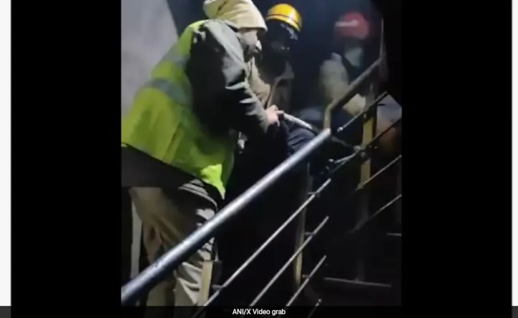 Six People Killed as Fire Engulfs Multi-Storey Building in Delhi