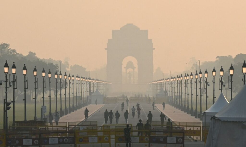 Red Alert Issued During Cold Wave; “Very Poor” Air Quality Persists in Delhi