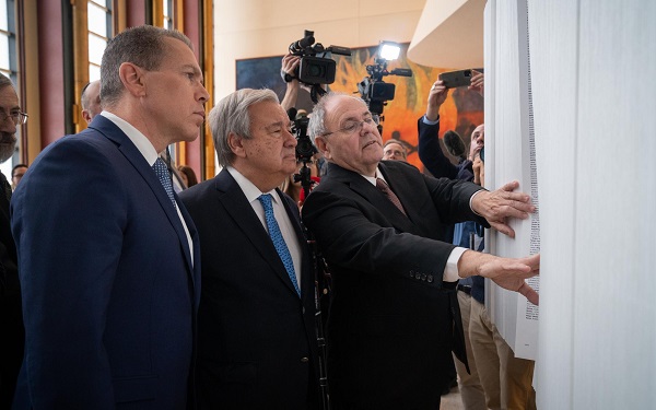 Guterres commemorates victims of Holocaust, calls to denounce hate