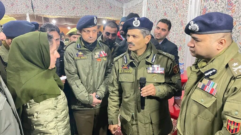 J-K DGP Asks Police Officers to Provide Excellent Services, Assist People in Getting Justice