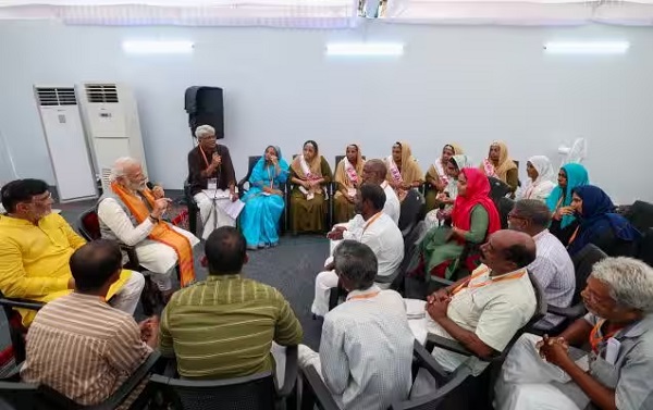 PM Modi Interacts with Beneficiaries of Government of India Schemes in Lakshadweep