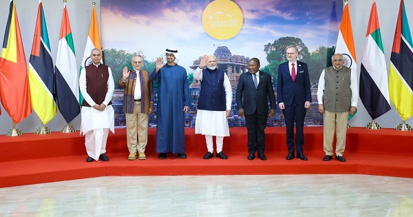 Vibrant Gujarat Summit Great Forum to Share Perspectives on Economic Growth: PM Modi