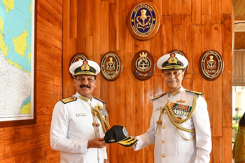 Vice Admiral Sanjay J Singh Assumes Role as Flag Officer Commanding-in-Chief of Western Naval Command