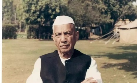 Bharat Ratna for Chaudhary Charan Singh, “Champion of Farmers”