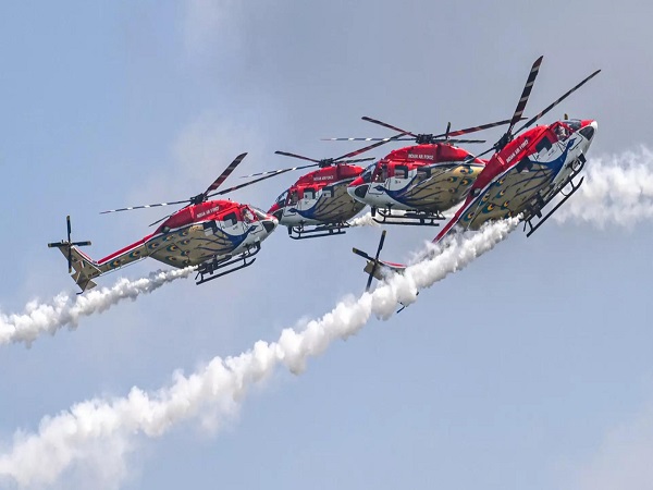 IAF’s Sarang Helicopter Display Team Thrills Audiences at Singapore Airshow