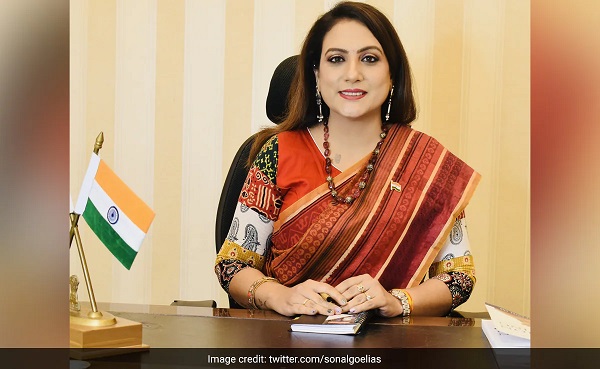 IAS Officer Sonal Goel Inspires UPSC Aspirants with Journey from Trials to Triumph