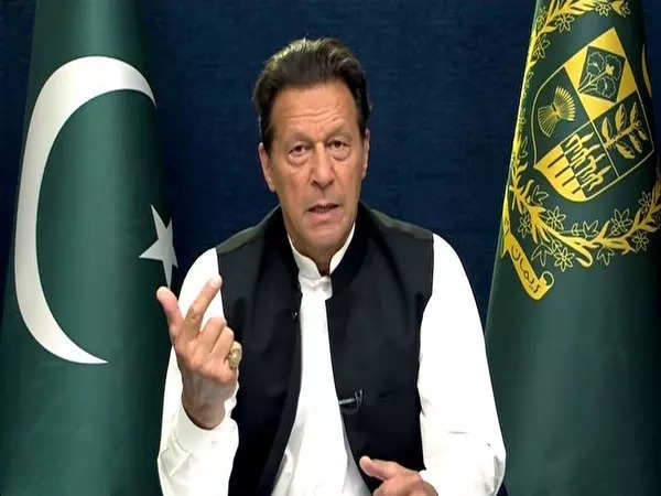 Imran says ‘no talks with PPP or PML-N