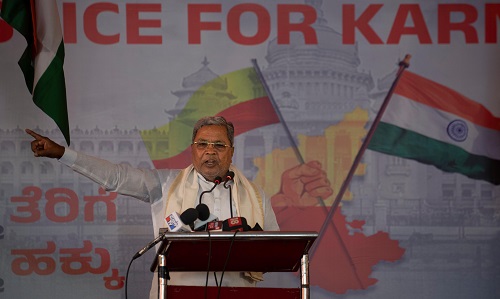 Karnataka CM Accuses FM Sitharaman of Withholding Funds