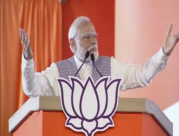 Prime Minister Modi Slams Congress for Nepotism, Calls for Change
