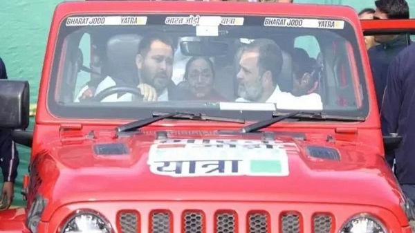 Rahul Gandhi Extends Support to Tejashwi Yadav, Empowers Him as Key Figure in Bihar Politics