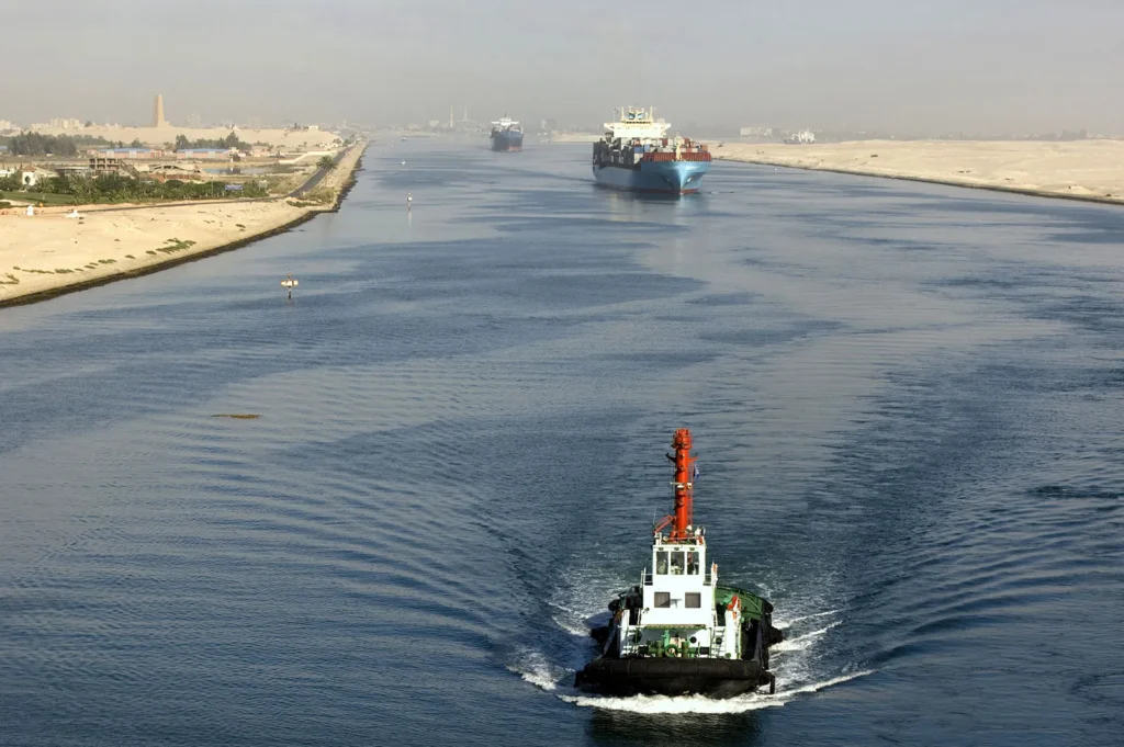 Declining Traffic: Red Sea and Suez Canal Lose Favor Among Shipping Companies