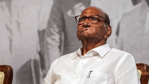 Rights of Citizens Enshrined in Constitution Under Attack, says Pawar; Slams Those in Power