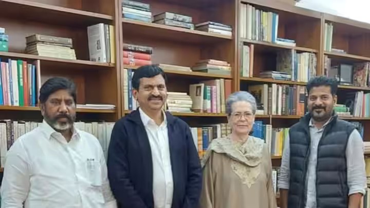 Telangana CM Urges Sonia Gandhi to Contest Lok Sabha Polls from State
