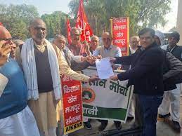 SKM Accuses Centre of Trying to Enforce Farm Laws through Indirect Means, Vows to Protest