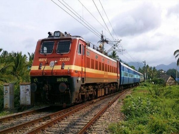Aadhaar Needed for IRCTC Bookings in First 15 Mins from Oct 1