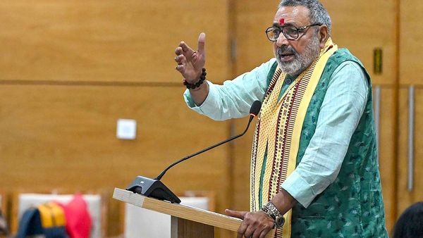 Lalu Restless as Dhritarashtra to Crown His Son: Giriraj Singh
