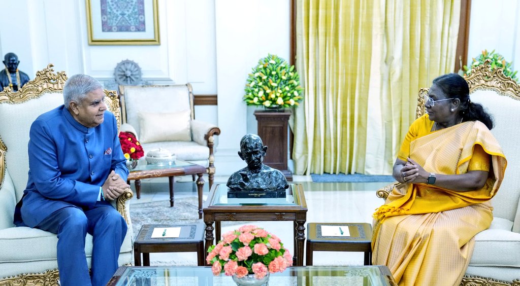 VP Dhankhar Extends Birthday Wishes to President Droupadi Murmu