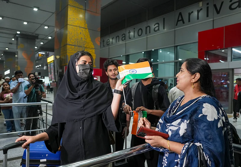 Iran opens airspace for India to evacuate 1,000 Indian nationals