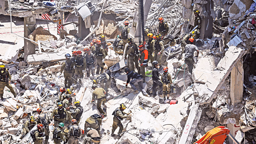 Civilians Killed as Israel-Iran Conflict Escalates; Global Leaders Urge De-escalation