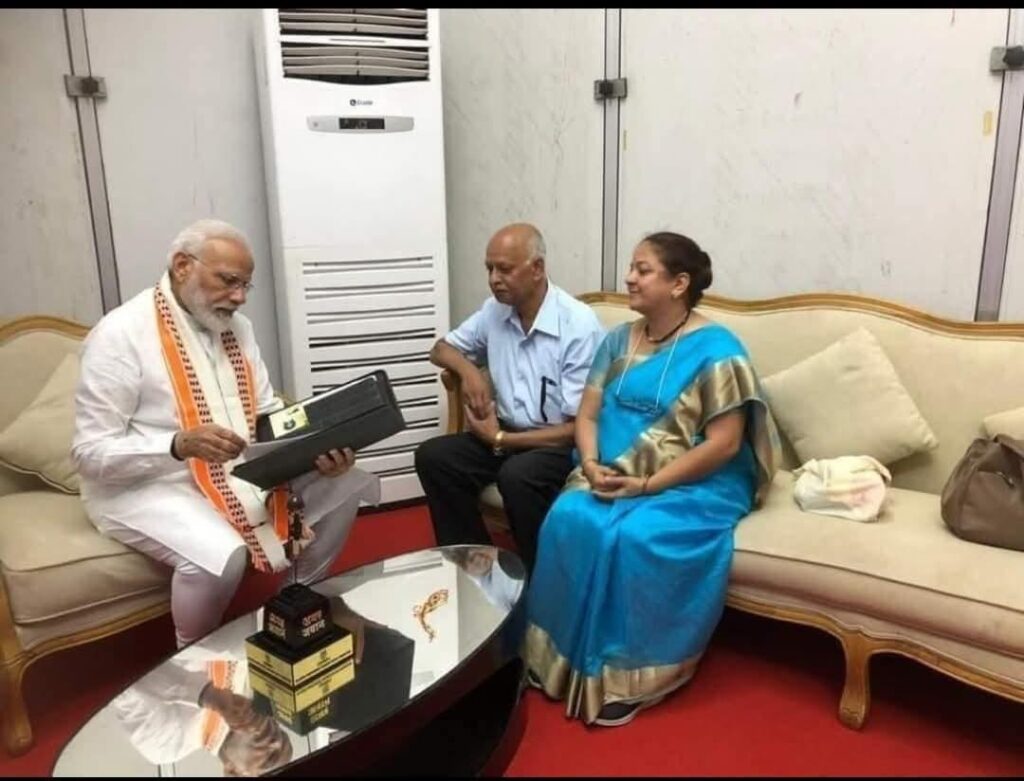 PM Modi Appreciates Retired IAF Officer for Siachen Oxygen Plant