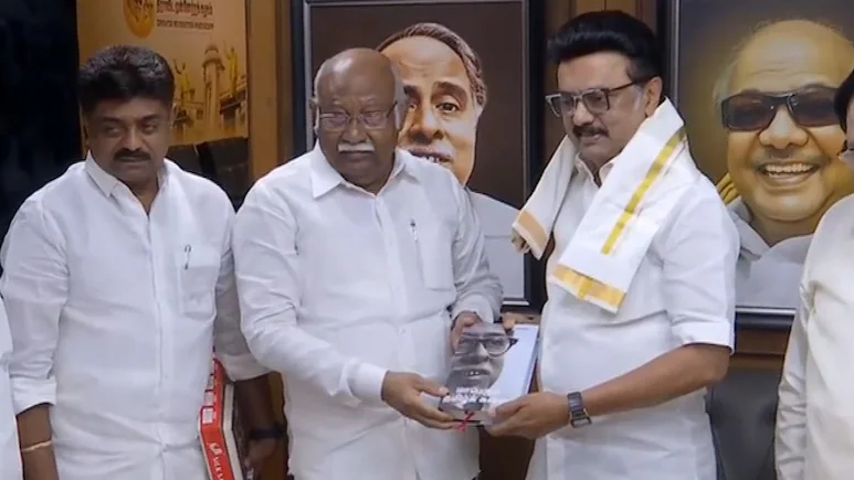 Senior AIADMK Leader Joins DMK Ahead of TN Elections