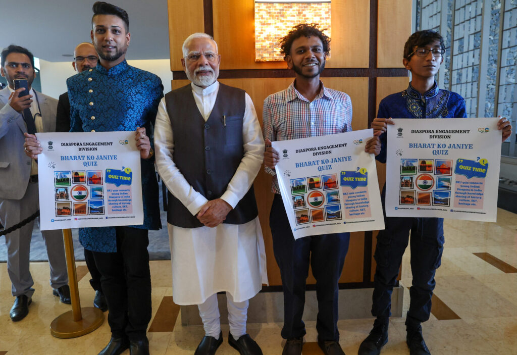 PM Modi Meets ‘Bharat Ko Janiye’ Quiz Winners in Trinidad & Tobago
