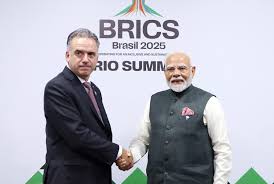Modi meets Uruguay President, vows to deepen bilateral ties