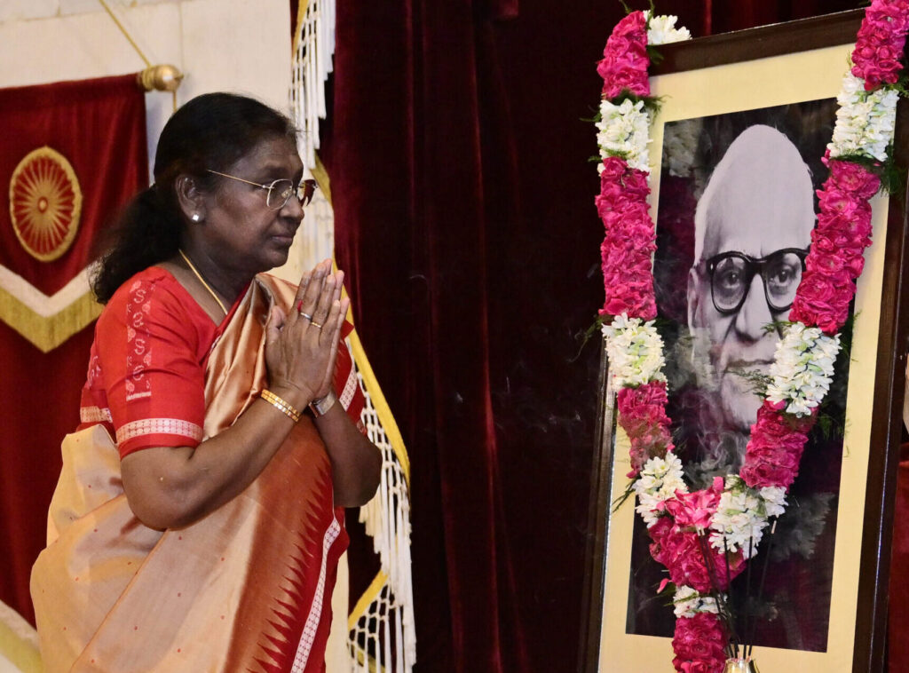 President Murmu Pays Tribute to Former President V.V. Giri