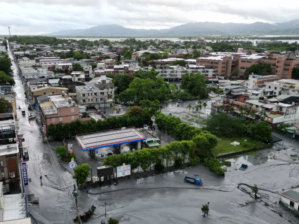Typhoon Ragasa killed 15 in Taiwan, 9 in Philippines; Manila braces storm Bualoi