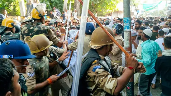 Lathicharge in Bareilly Amid ‘I Love Muhammad’ Row