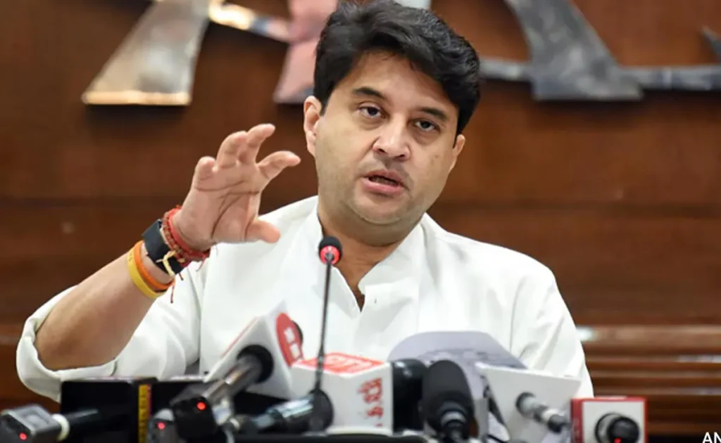 End of ‘Pati’ Politics: Scindia Urges Women to Lead on Their Own