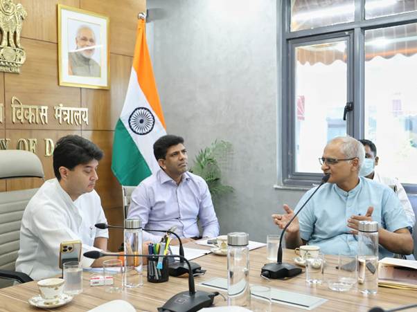 Scindia Reviews Telecom PSUs’ Financials; Hails BSNL