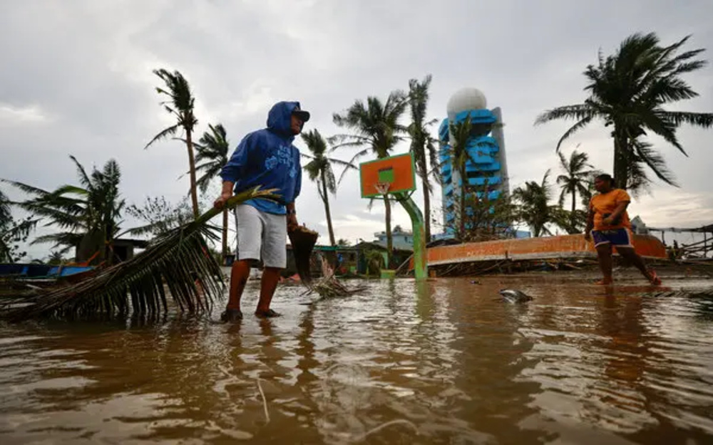 UNICEF reports strong Typhoon lands in Philippines