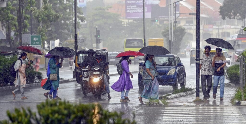 IMD Issues Orange & Yellow Alerts Across Tamil Nadu as Thunderstorms Loom