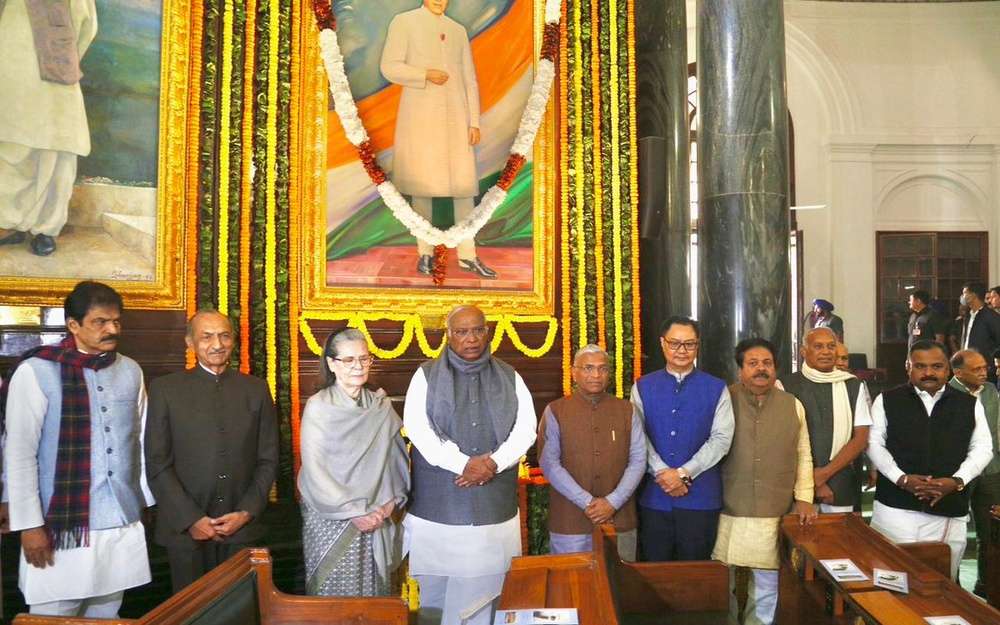 Tributes Paid to Nehru on His Birth Anniversary