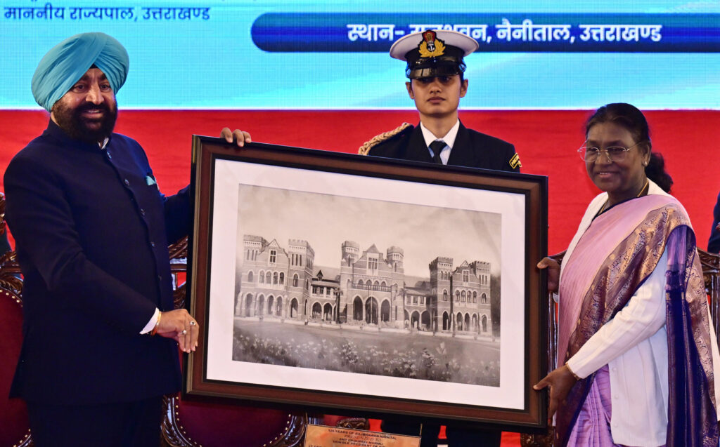 Raj Bhavans Symbolize India’s Democratic Spirit: President Murmu