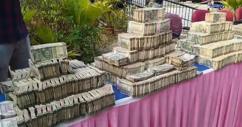 Bihar Poll Crackdown: EC Seizes ₹100 Cr Cash, Liquor & Drugs