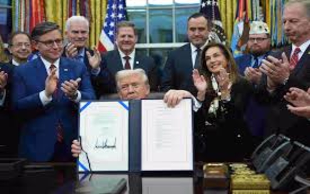 Trump signed bill to end longest shutdown in US history, slowly return to normal
