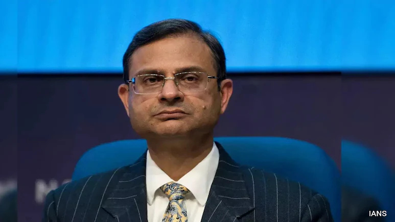 “Do Your Karma with Passion,” RBI Governor Tells Students