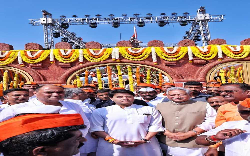 Scindia Unveils 25-Foot Statue of Chhatrapati Shivaji Maharaj in Athani