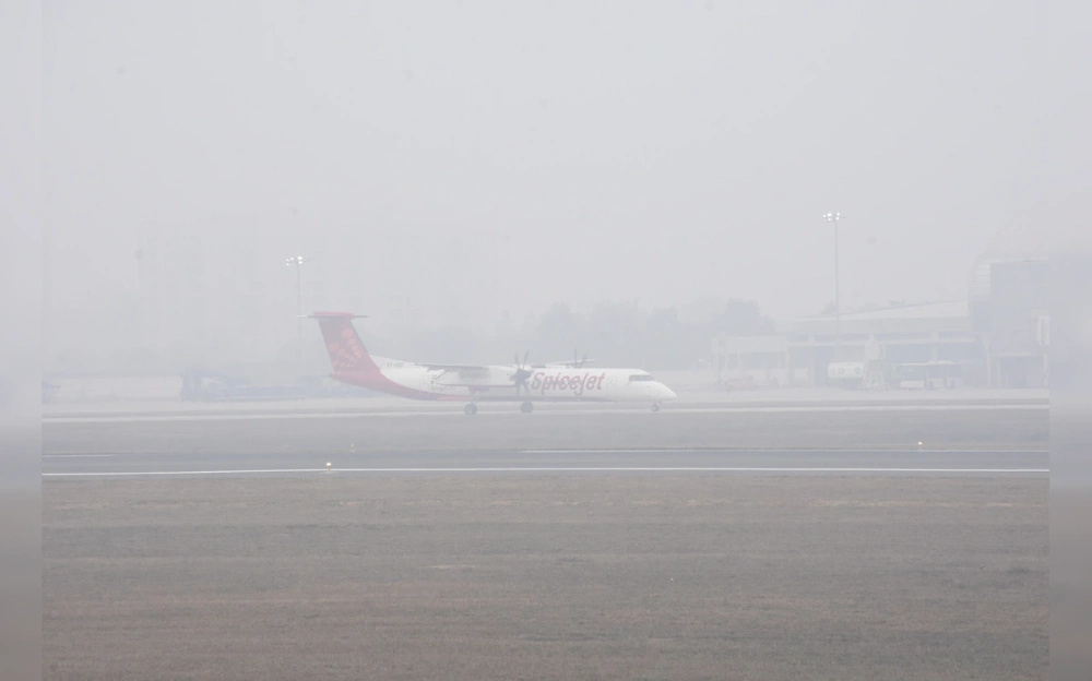Dense Fog Cancels 129 Flights at Delhi Airport