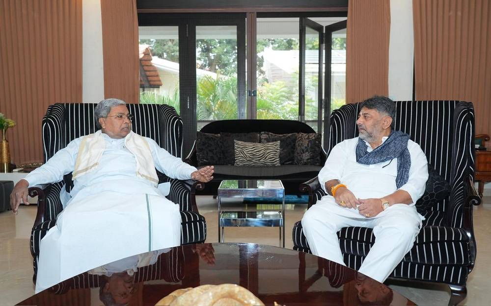 Siddaramaiah Hints at Exit as Power Battle with Shivakumar Intensifies