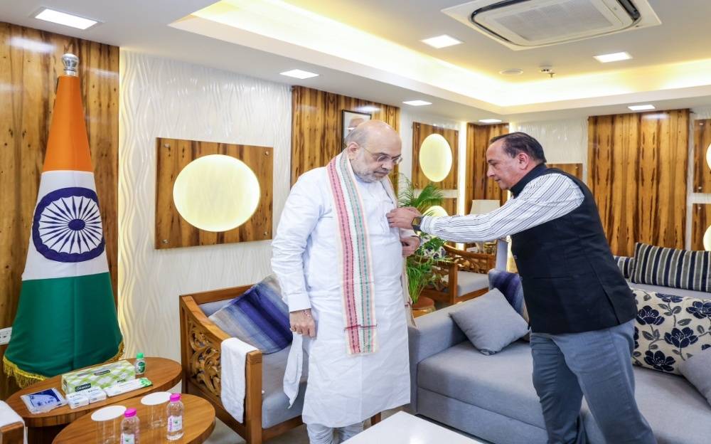 HM Amit Shah Honoured with Armed Forces Flag in Gujarat