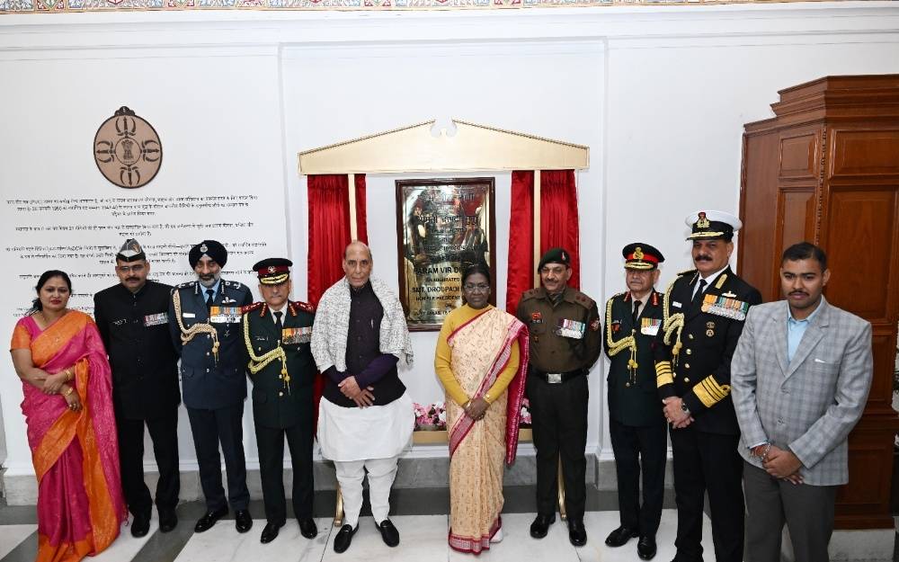 PM Modi Welcomes Param Vir Gallery at Rashtrapati Bhavan