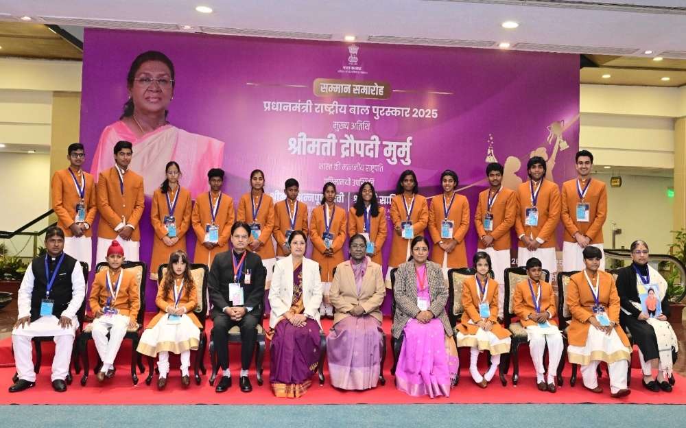 President Murmu Presents Rashtriya Bal Puraskar to Young Achievers