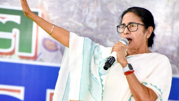 Mamata Demands PM’s Apology Over ‘Bankim da’ Remark