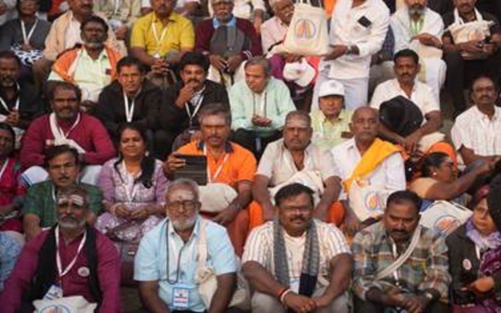 Kashi Tamil Sangamam Delegates Offer Prayers at Hanuman Ghat